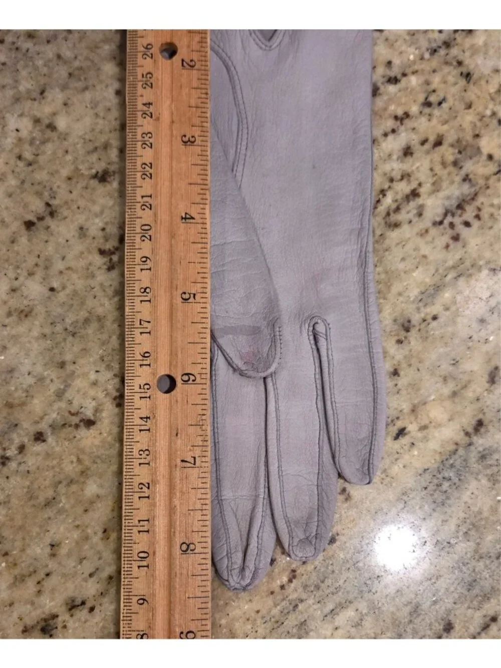 Vintage Womens Size M Gray Soft Kid Leather Formal Gloves Wrist Button